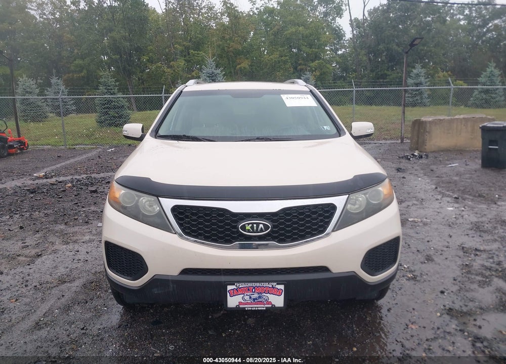 2011 KIA SORENTO VIN: 5XYKTDA23BG100419