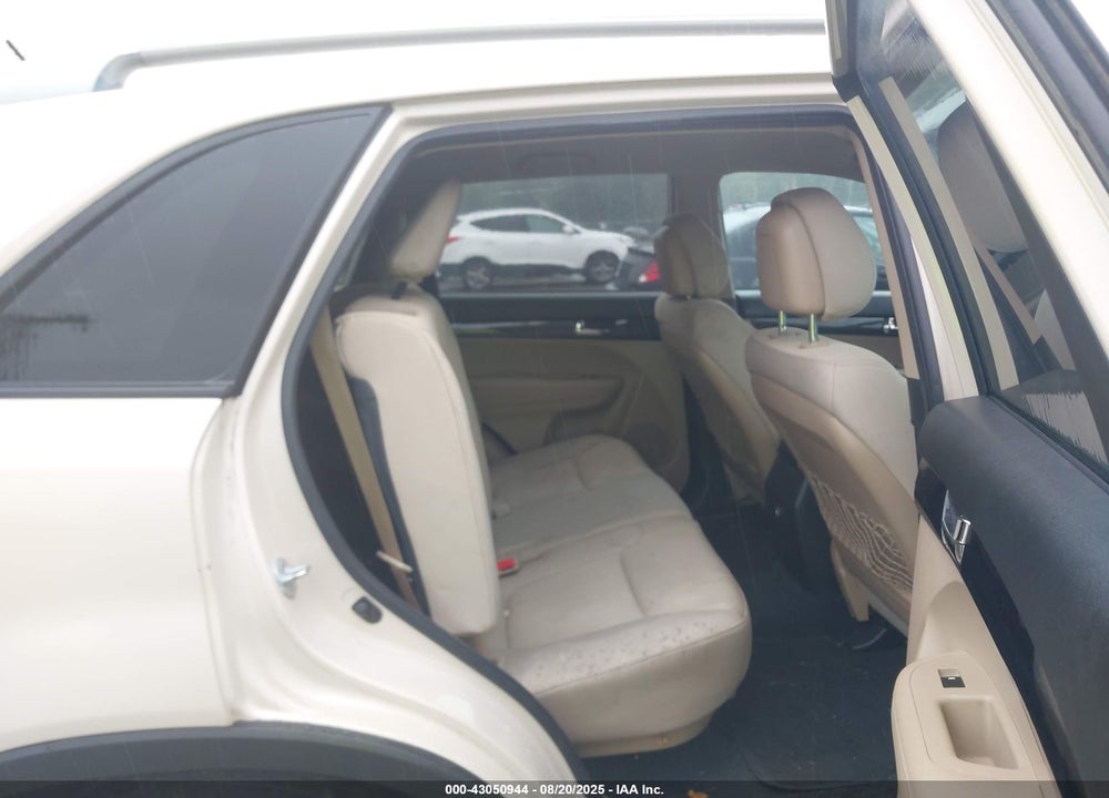 2011 KIA SORENTO VIN: 5XYKTDA23BG100419