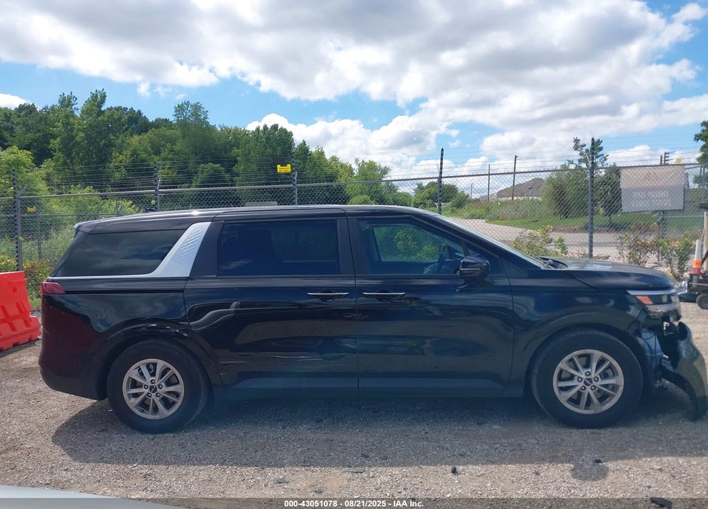 2024 KIA CARNIVAL MPV LX SEAT PACKAGE VIN: KNDNB4H37R6424808