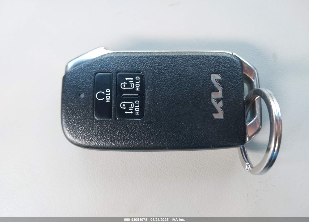 2024 KIA CARNIVAL MPV LX SEAT PACKAGE VIN: KNDNB4H37R6424808