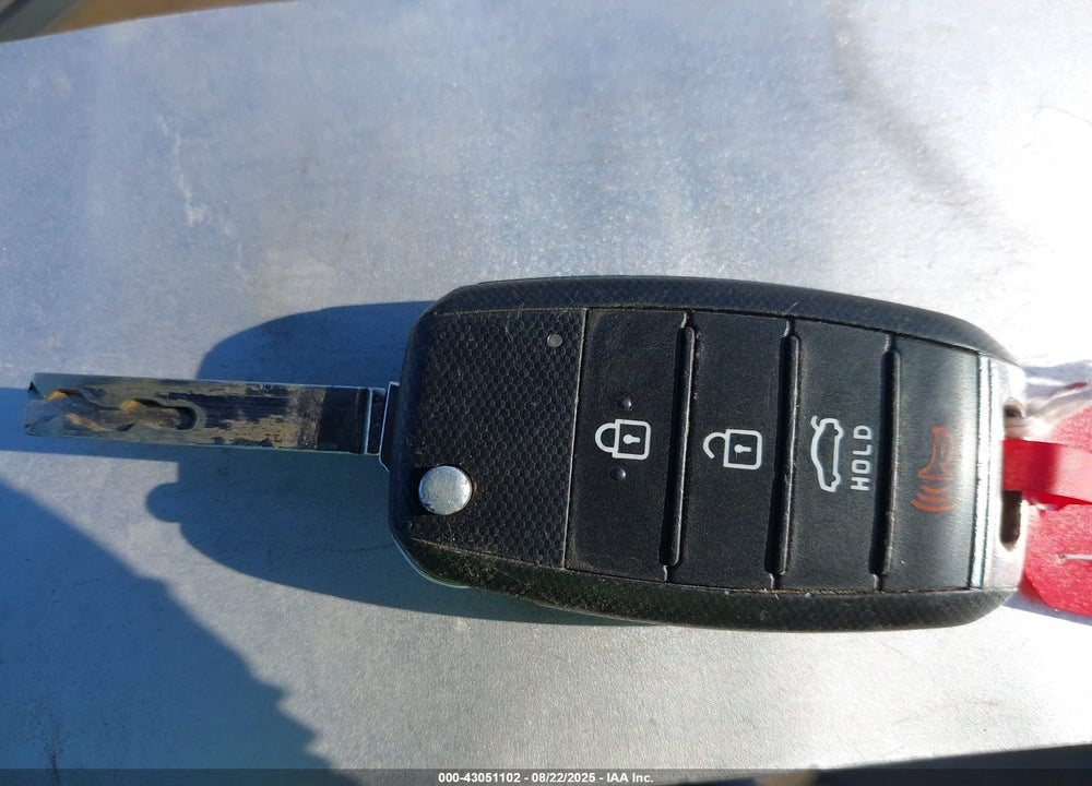 2016 KIA OPTIMA VIN: 5XXGT4L36GG010866