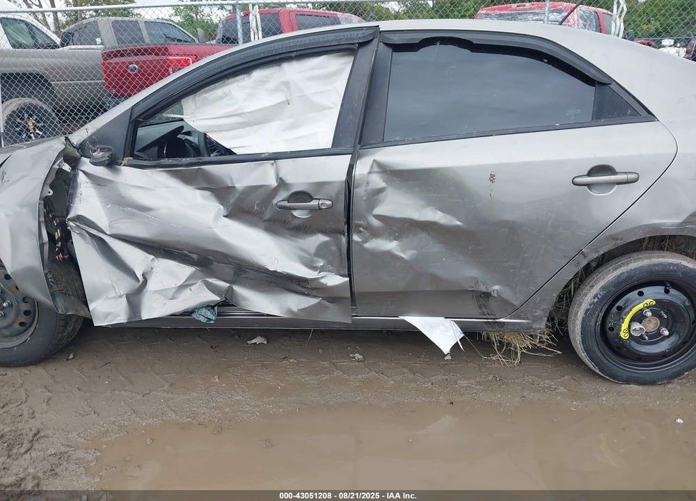 2013 KIA FORTE VIN: KNAFU4A21D5664870