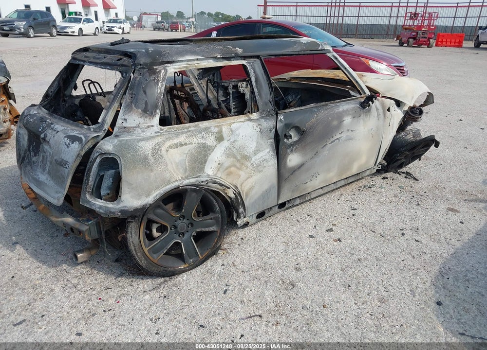 2012 MINI COOPER VIN: WMWSU3C50CT258492
