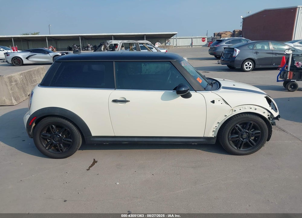 2012 MINI COOPER VIN: WMWSU3C54CT262626