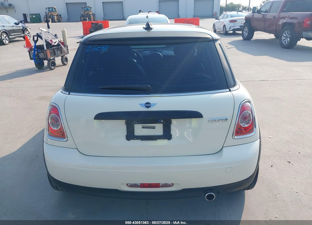 2012 MINI COOPER VIN: WMWSU3C54CT262626