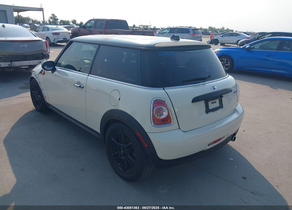 2012 MINI COOPER VIN: WMWSU3C54CT262626
