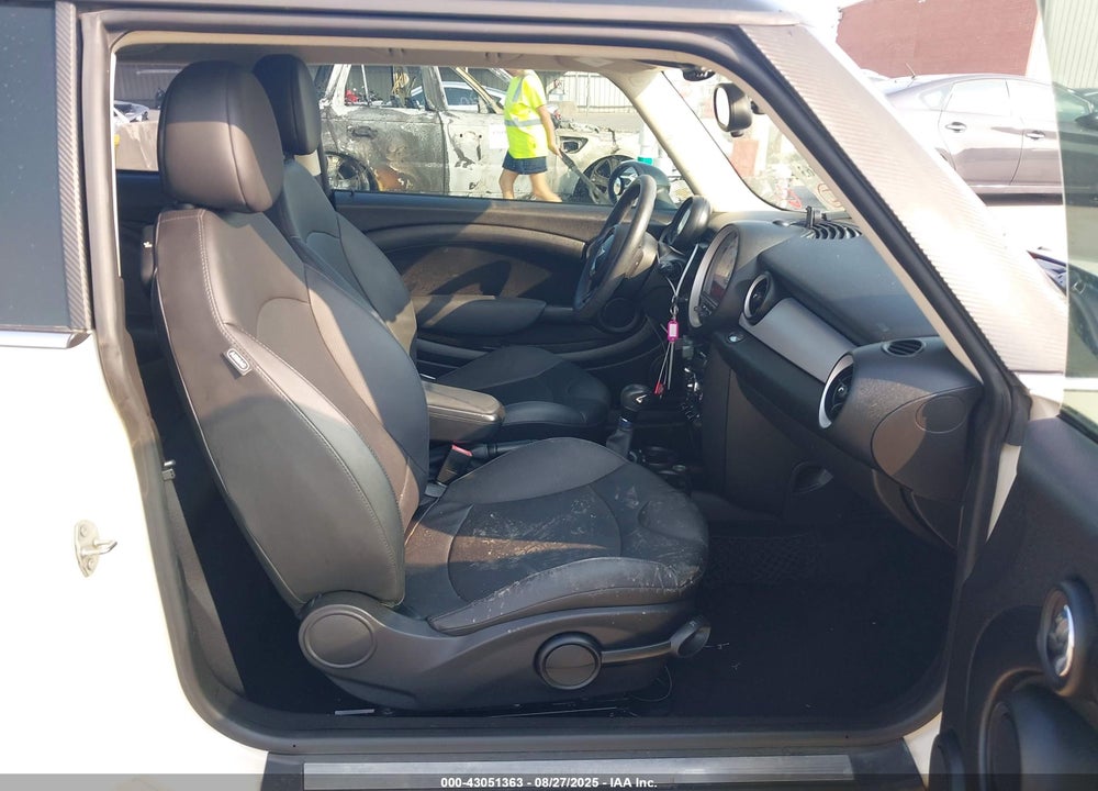 2012 MINI COOPER VIN: WMWSU3C54CT262626
