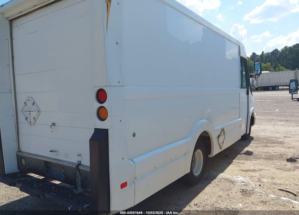 2013 ISUZU COMMERCIAL VAN VIN: JALB4T172D7W01206