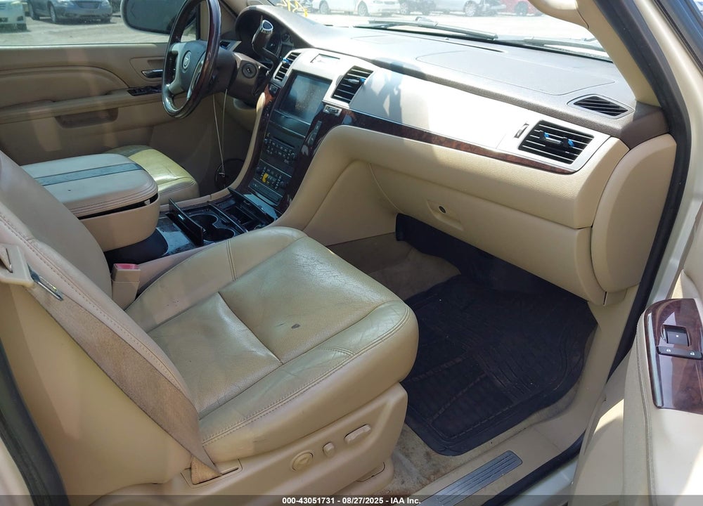 2011 CADILLAC ESCALADE STANDARD VIN: 1GYS4AEF8BR252832