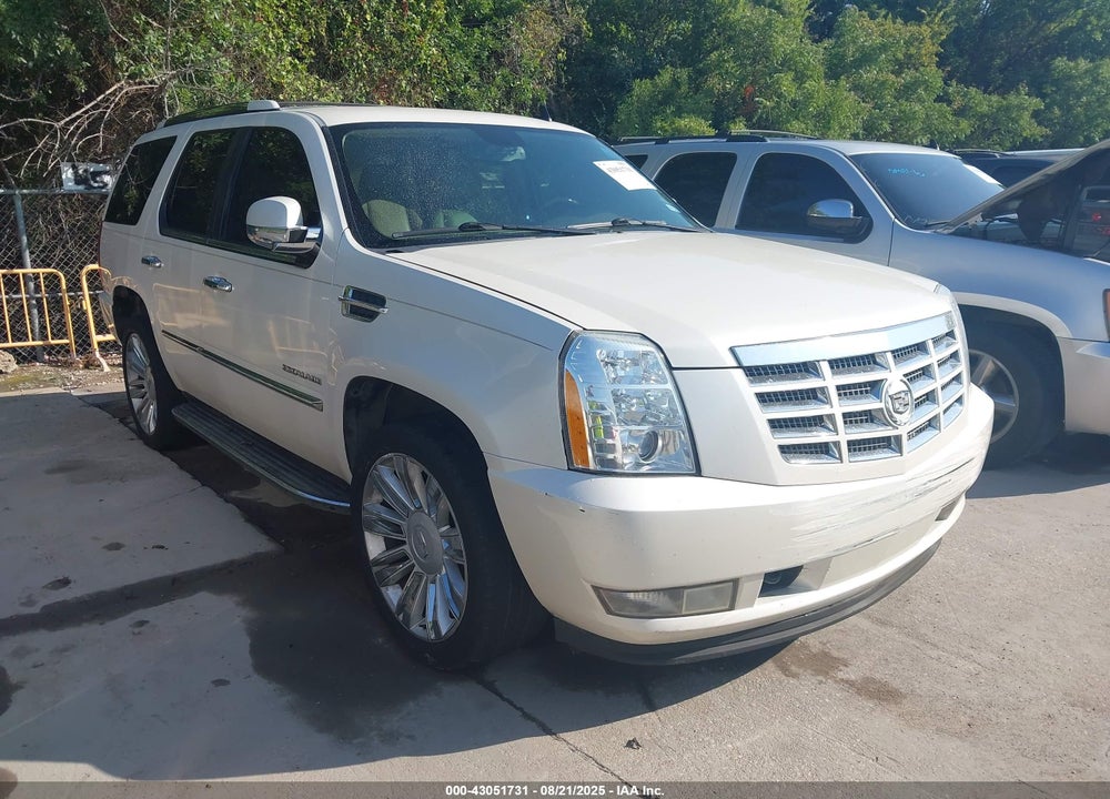 2011 CADILLAC ESCALADE STANDARD VIN: 1GYS4AEF8BR252832