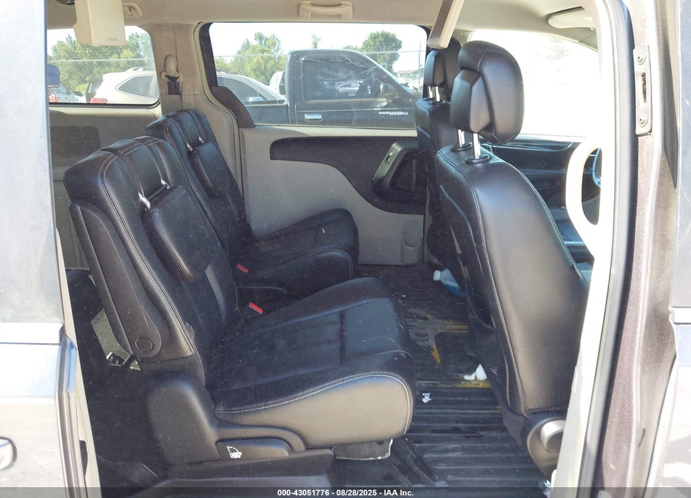 2015 CHRYSLER TOWN & COUNTRY TOURING VIN: 2C4RC1BG2FR565248