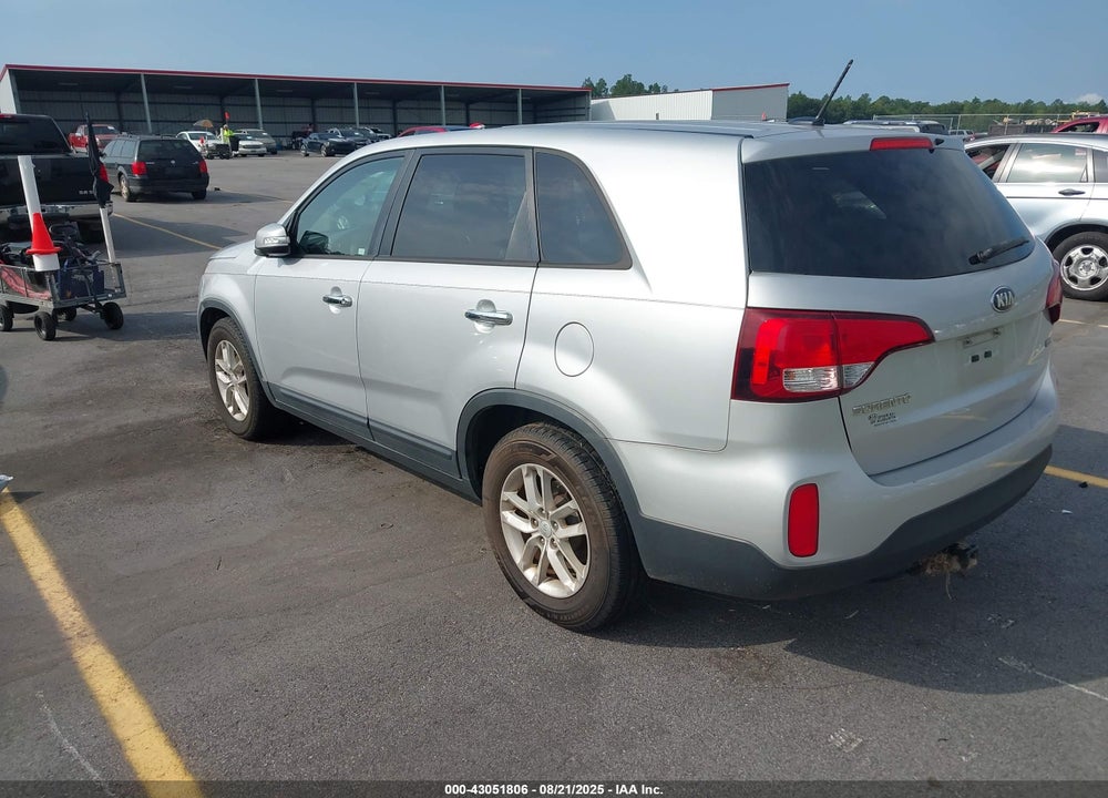 2015 KIA SORENTO VIN: 5XYKT3A66FG550620