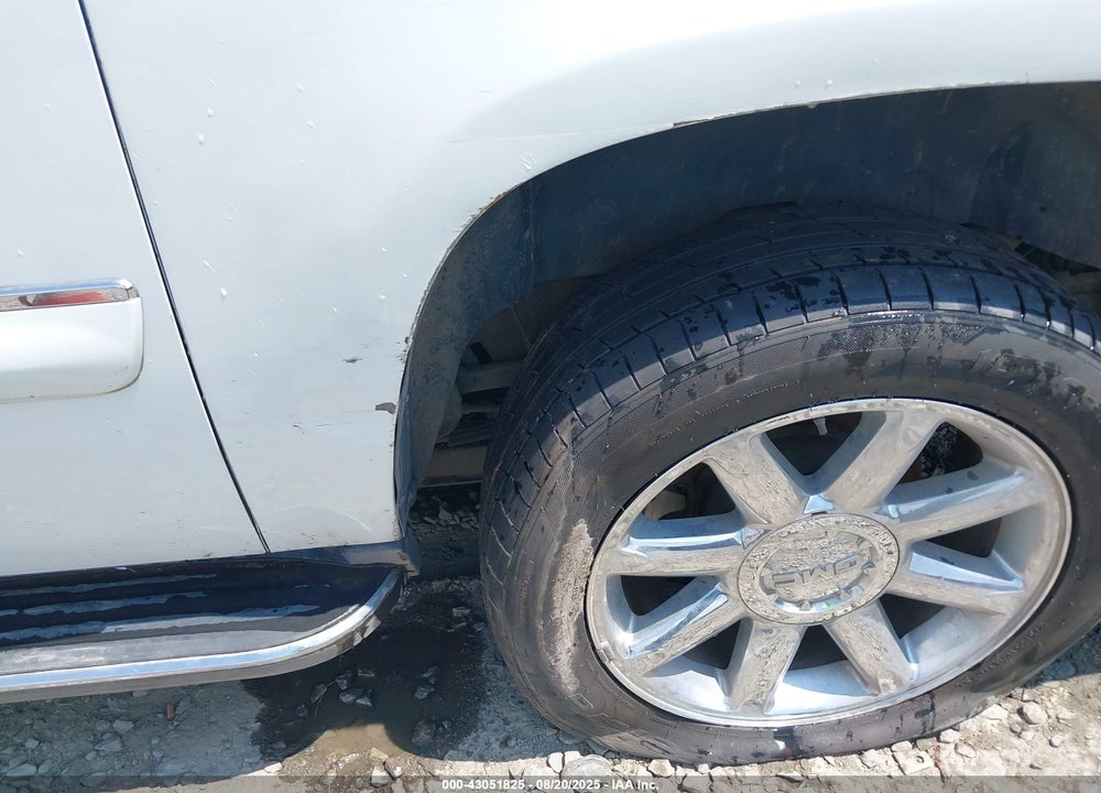 2007 GMC YUKON XL VIN: 1GKFK668X7J159556