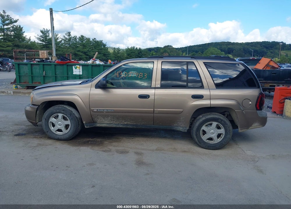 2002 CHEVROLET TRAILBLAZER LS VIN: 1GNDT13S122380234
