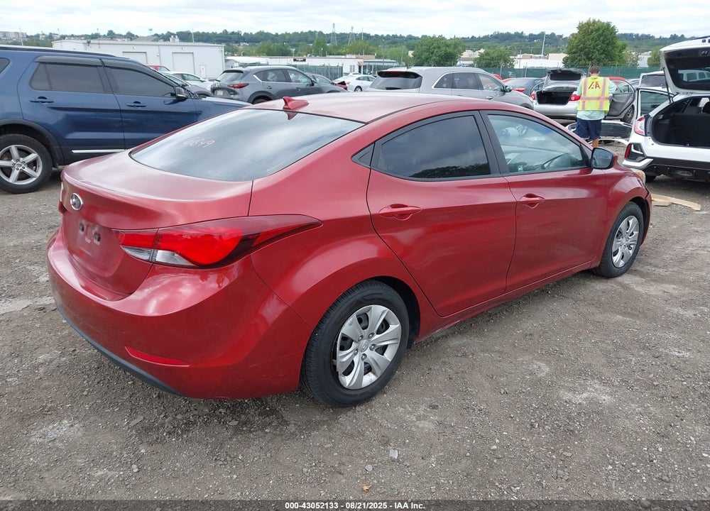 2016 HYUNDAI ELANTRA VIN: 5NPDH4AEXGH743998
