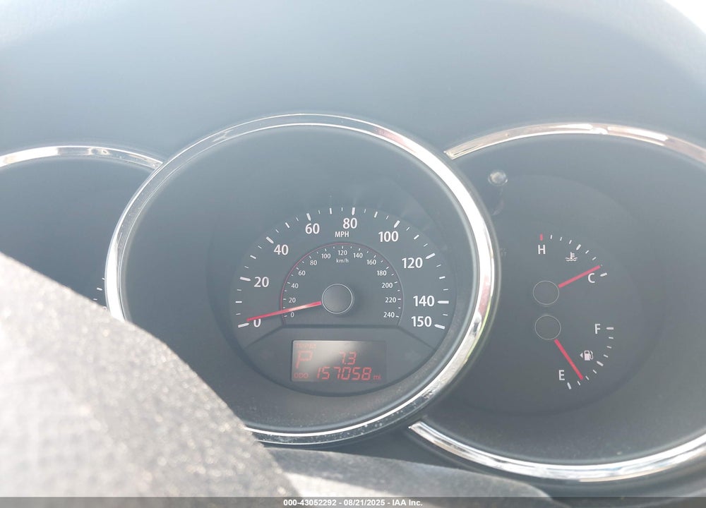 2011 KIA SORENTO VIN: 5XYKT3A14BG041091