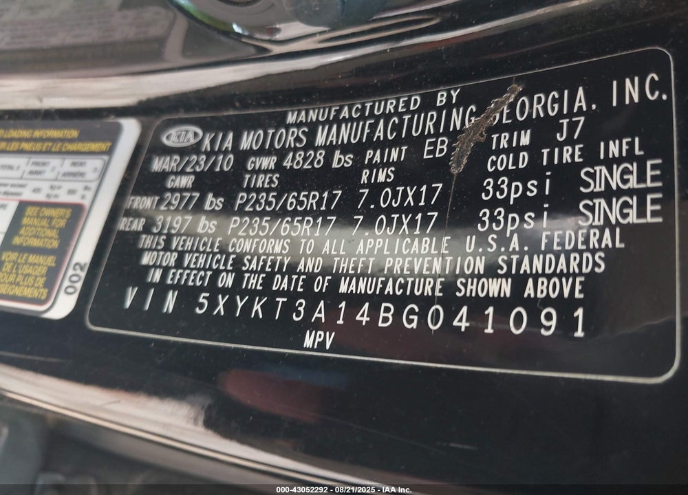 2011 KIA SORENTO VIN: 5XYKT3A14BG041091