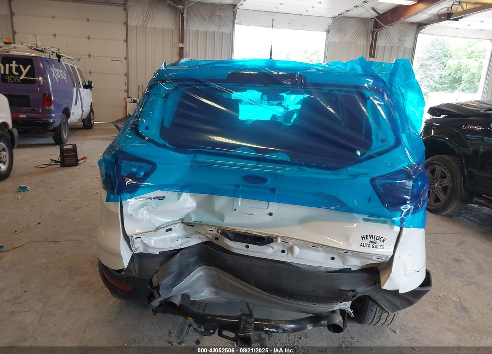 2018 FORD ESCAPE VIN: 1FMCU0GDXJUA75692