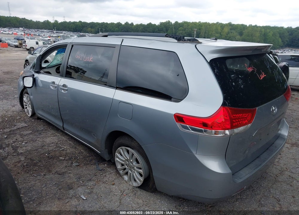 2014 TOYOTA SIENNA VIN: 5TDYK3DC2ES484678
