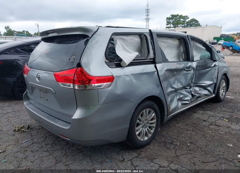2014 TOYOTA SIENNA VIN: 5TDYK3DC2ES484678