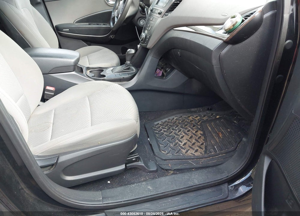 2017 HYUNDAI SANTA FE VIN: 5NMZTDLB5HH010764