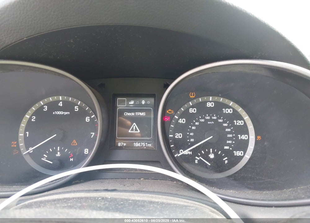 2017 HYUNDAI SANTA FE VIN: 5NMZTDLB5HH010764