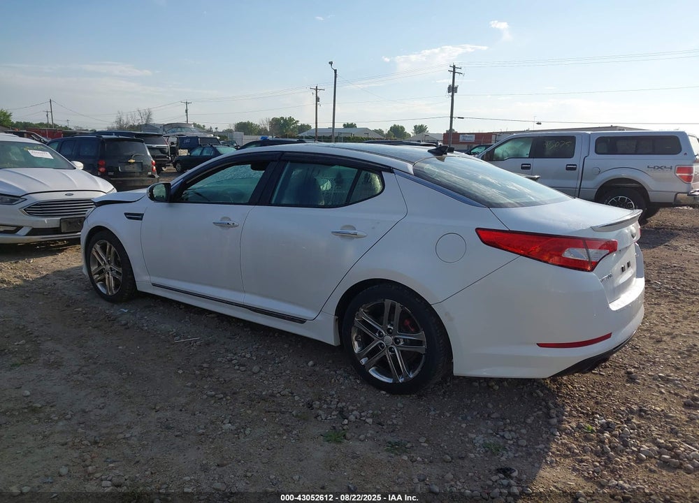 2013 KIA OPTIMA VIN: 5XXGR4A64DG215402