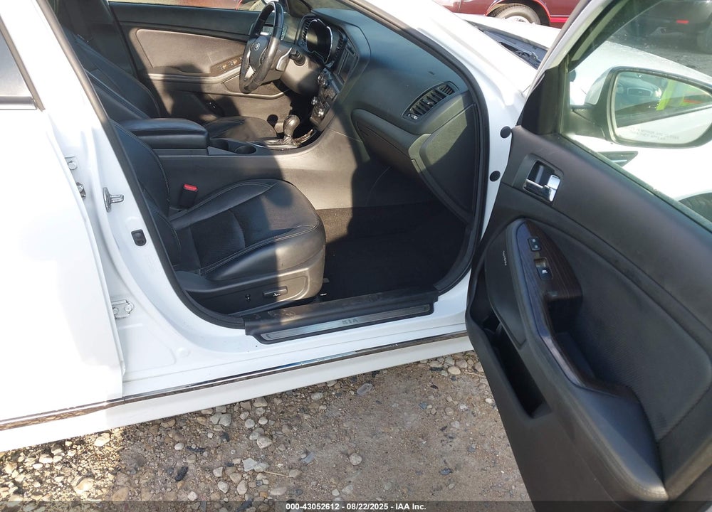 2013 KIA OPTIMA VIN: 5XXGR4A64DG215402