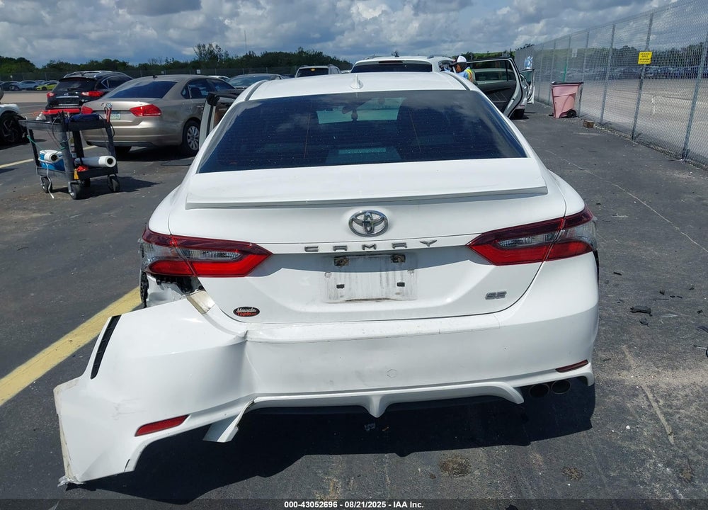 2021 TOYOTA CAMRY VIN: 4T1G11AK2MU572053