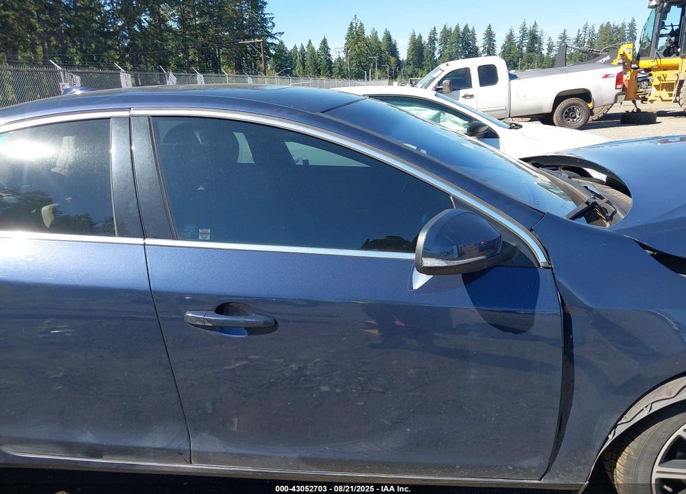2015 VOLVO S60 VIN: YV126MFB5F1299795