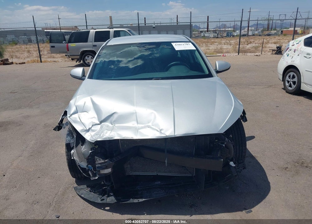 2019 HYUNDAI ELANTRA VIN: 5NPD84LF8KH428180