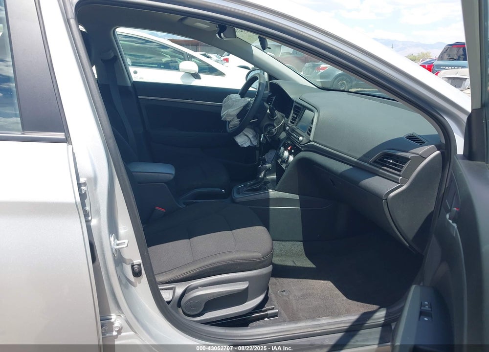 2019 HYUNDAI ELANTRA VIN: 5NPD84LF8KH428180