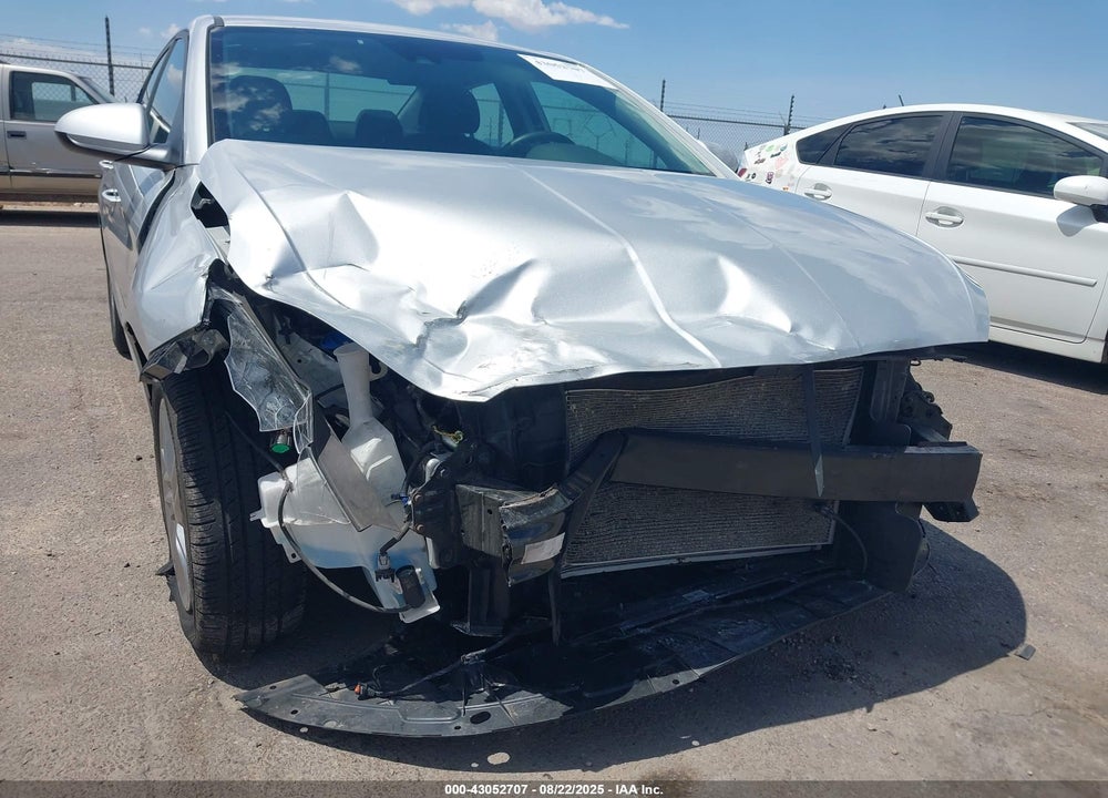 2019 HYUNDAI ELANTRA VIN: 5NPD84LF8KH428180