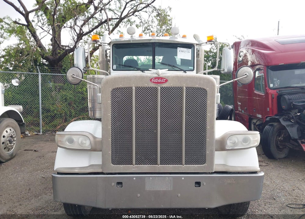 2015 PETERBILT 389 VIN: 1XPXD79X1FD269121