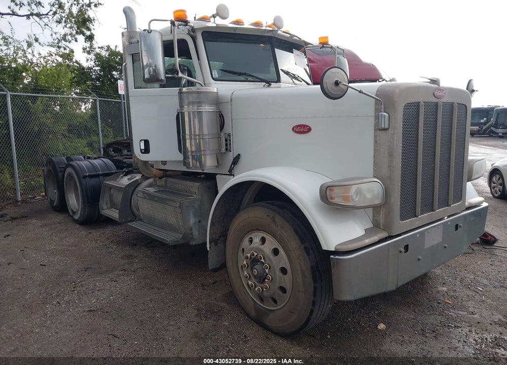 2015 PETERBILT 389 VIN: 1XPXD79X1FD269121