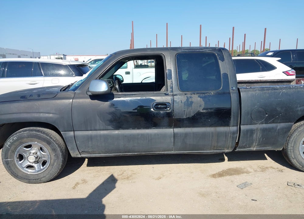 2001 CHEVROLET SILVERADO 1500 LS VIN: 2GCEC19V811291614