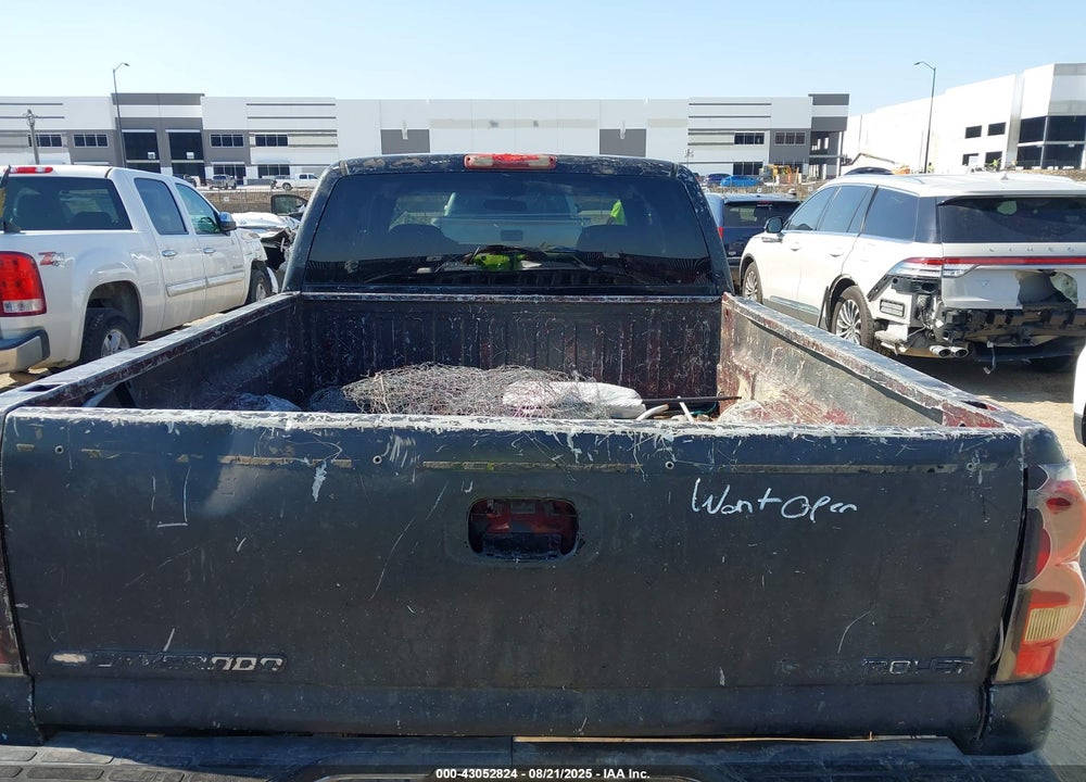 2001 CHEVROLET SILVERADO 1500 LS VIN: 2GCEC19V811291614