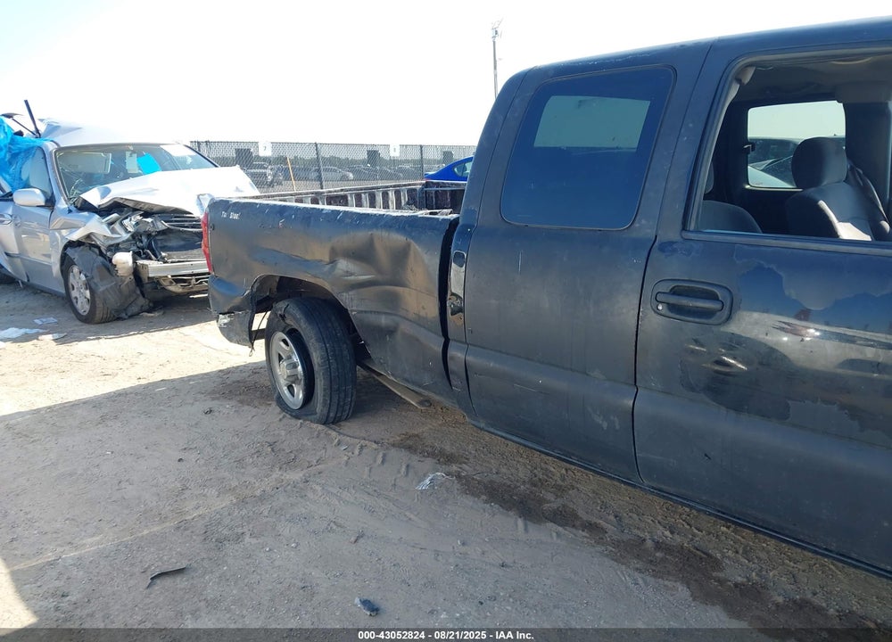 2001 CHEVROLET SILVERADO 1500 LS VIN: 2GCEC19V811291614