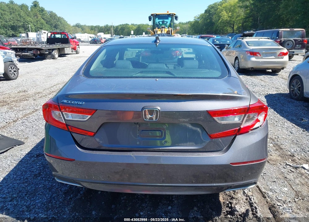 2018 HONDA ACCORD VIN: 1HGCV1F10JA066615