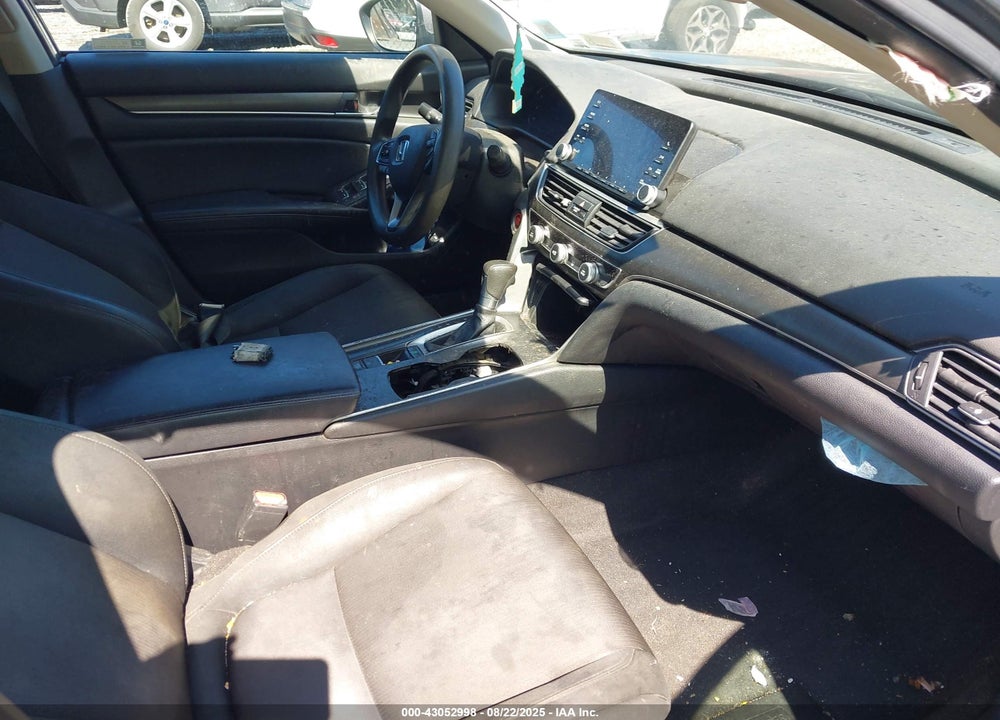 2018 HONDA ACCORD VIN: 1HGCV1F10JA066615