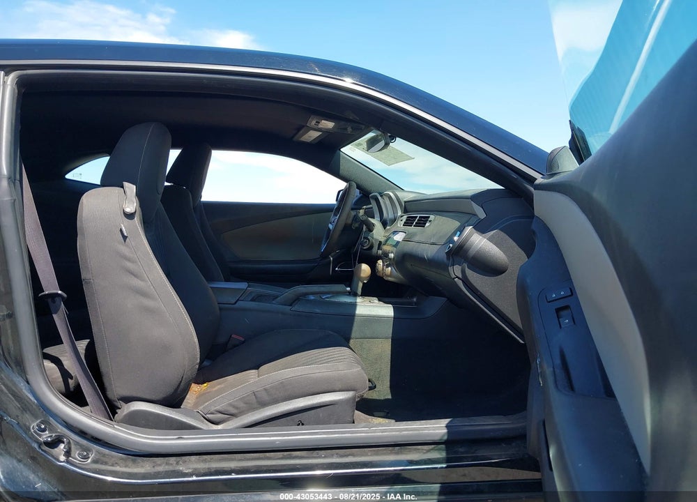 2015 CHEVROLET CAMARO VIN: 2G1FB1E39F9288203