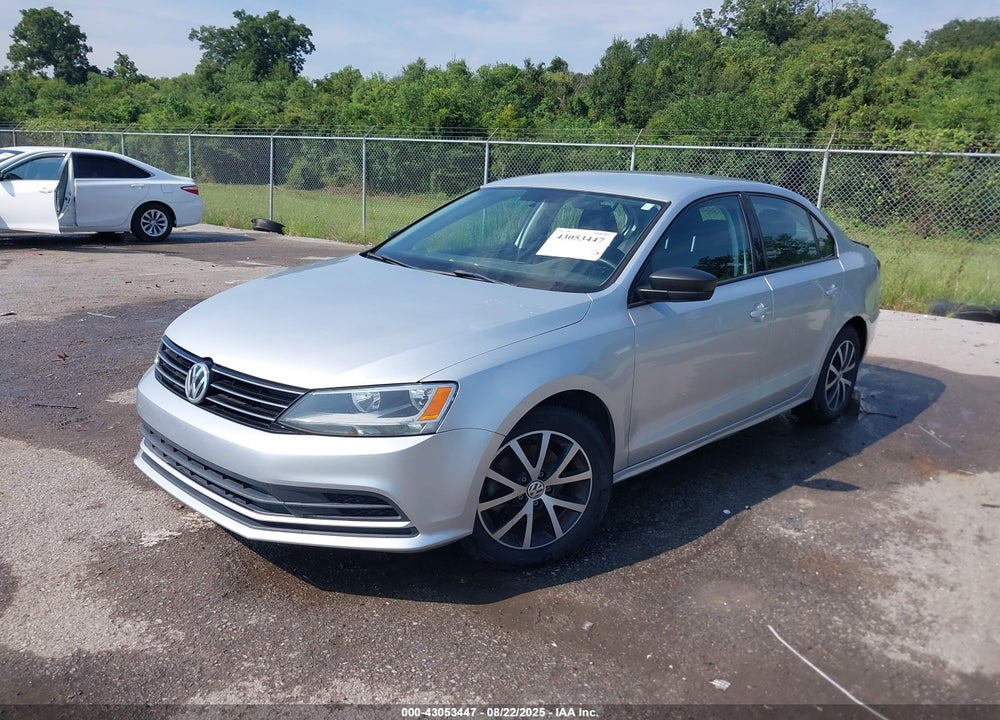 2016 VOLKSWAGEN JETTA VIN: 3VWD67AJXGM324755