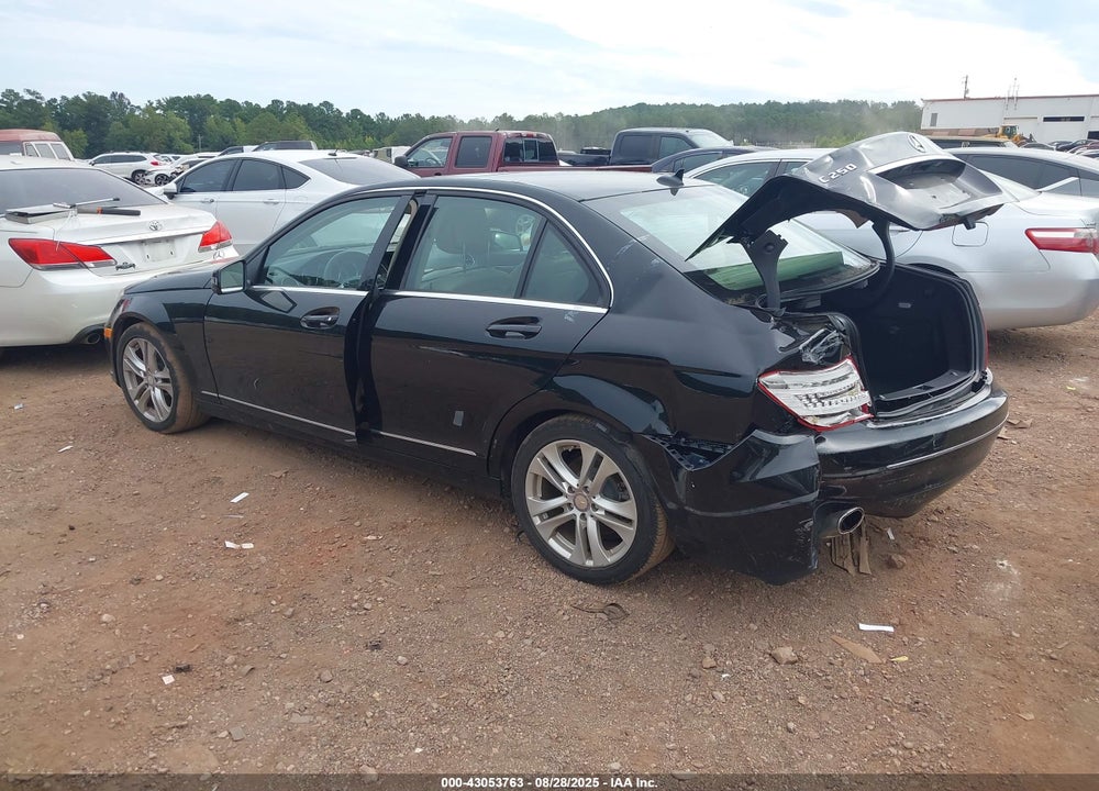 2013 MERCEDES-BENZ C CLASS VIN: WDDGF4HB1DA801164