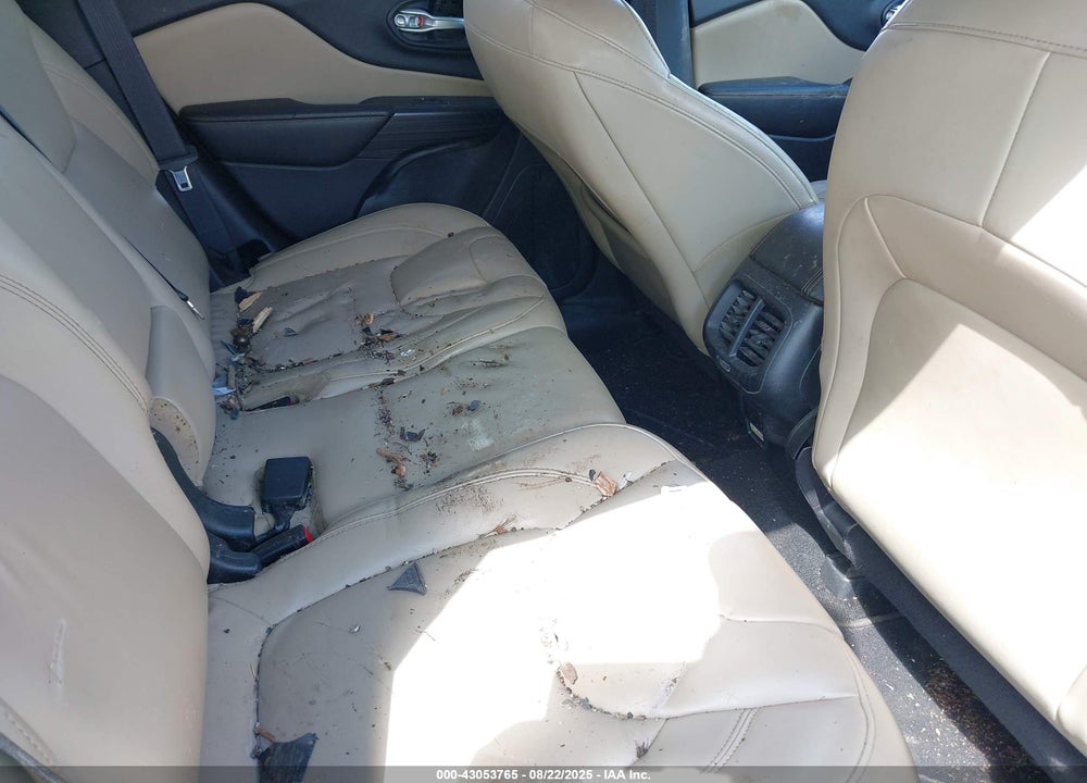 2016 JEEP CHEROKEE VIN: 1C4PJMDS1GW120637