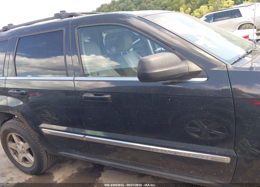 2005 JEEP GRAND CHEROKEE VIN: 1J8HR58275C606812