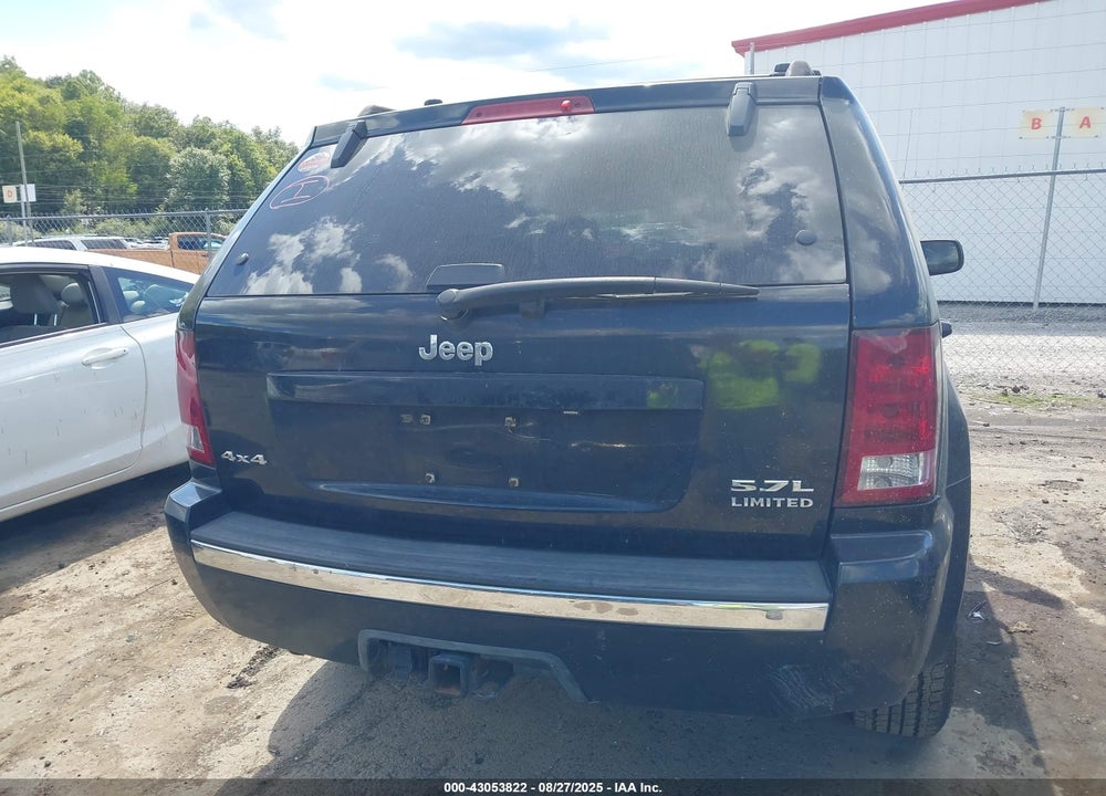 2005 JEEP GRAND CHEROKEE VIN: 1J8HR58275C606812
