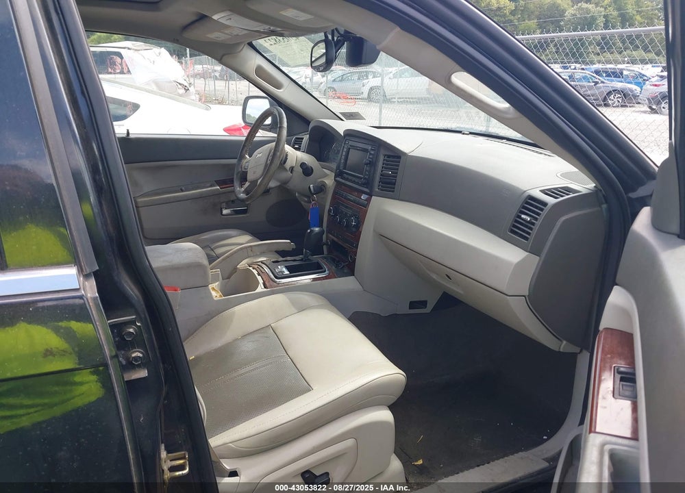 2005 JEEP GRAND CHEROKEE VIN: 1J8HR58275C606812