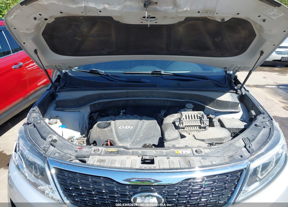 2015 KIA SORENTO VIN: 5XYKTCA65FG585195