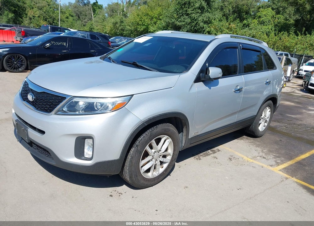 2015 KIA SORENTO VIN: 5XYKTCA65FG585195