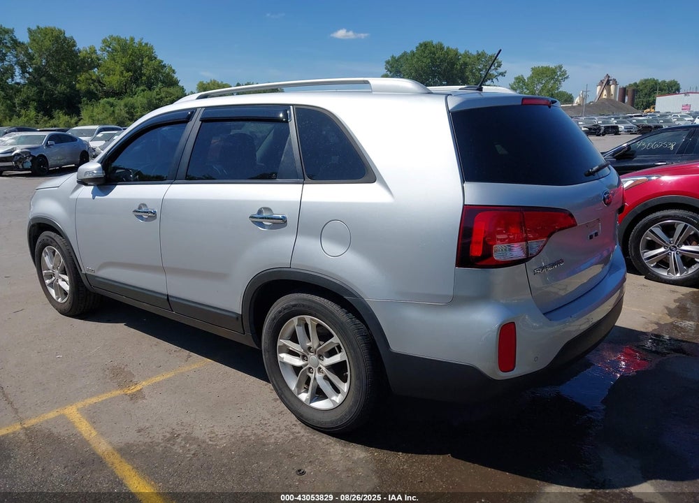 2015 KIA SORENTO VIN: 5XYKTCA65FG585195